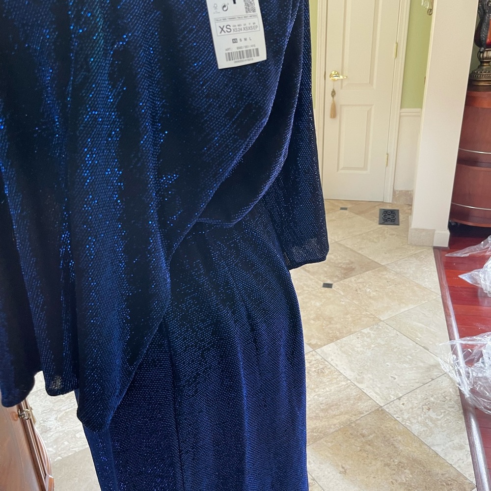 Dress - Picture 7 of 7